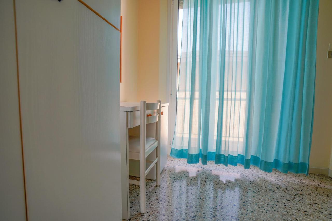 Hotel Mondial Rimini Ngoại thất bức ảnh