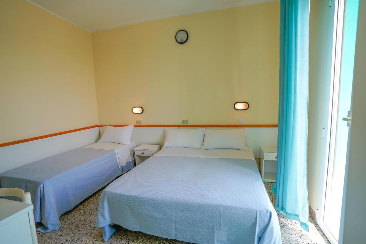 Hotel Mondial Rimini Ngoại thất bức ảnh