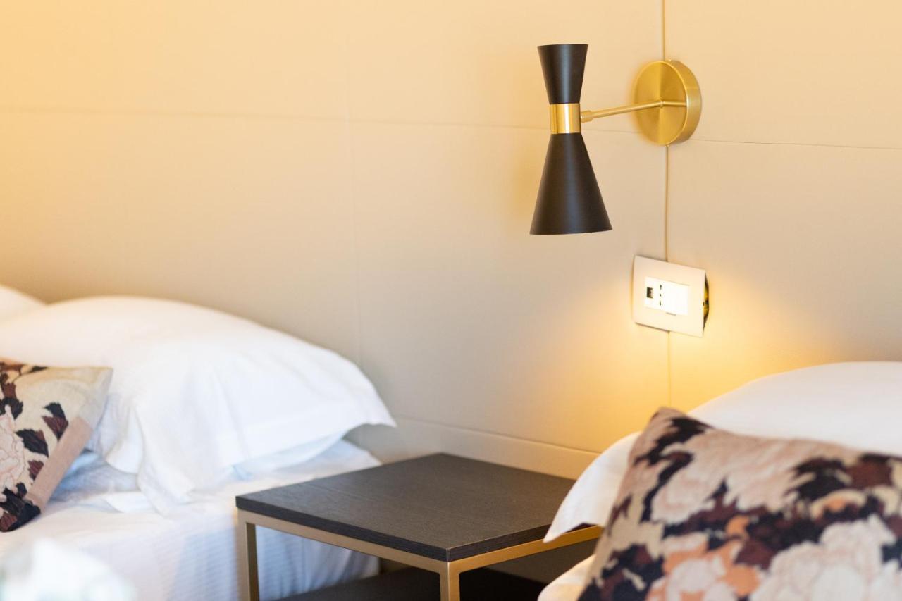 Hotel Mondial Rimini Ngoại thất bức ảnh