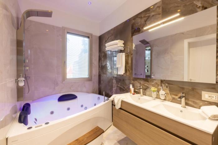 Hotel Mondial Rimini Ngoại thất bức ảnh