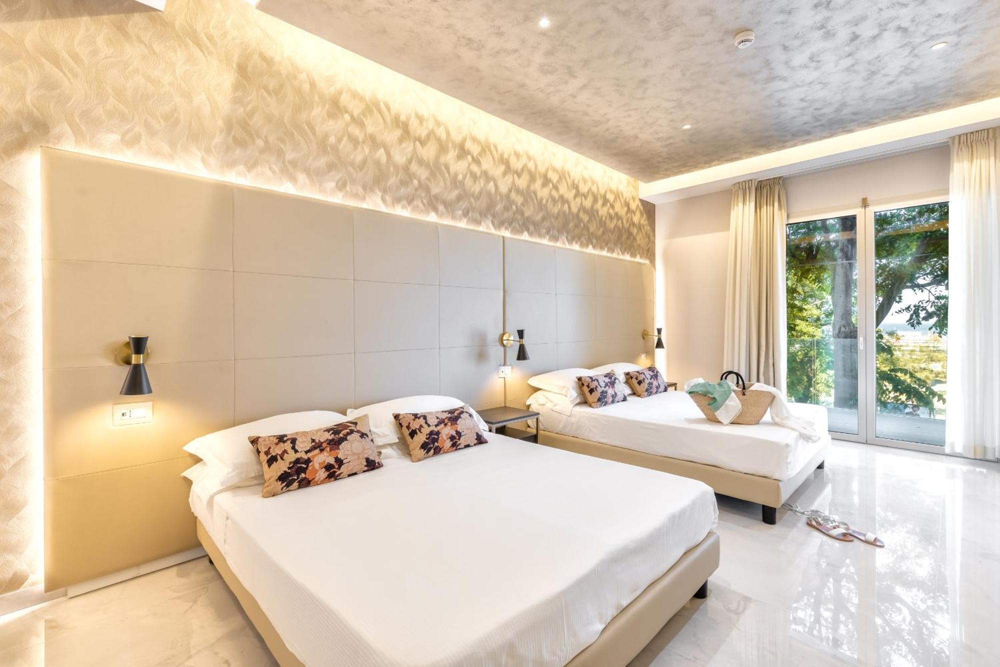 Hotel Mondial Rimini Ngoại thất bức ảnh