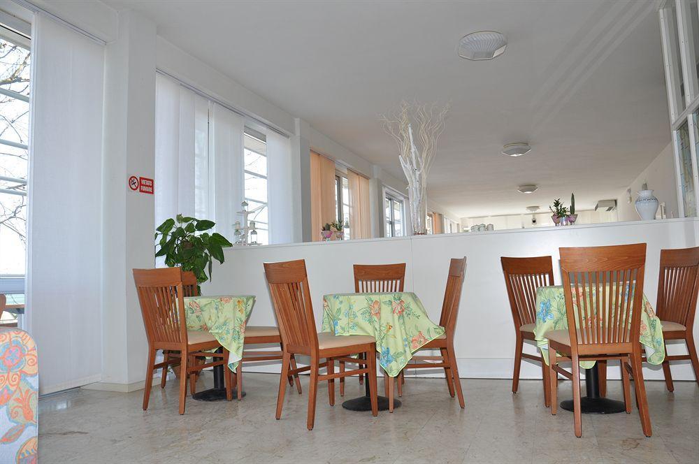 Hotel Mondial Rimini Ngoại thất bức ảnh