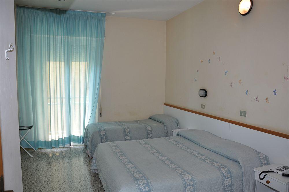 Hotel Mondial Rimini Ngoại thất bức ảnh