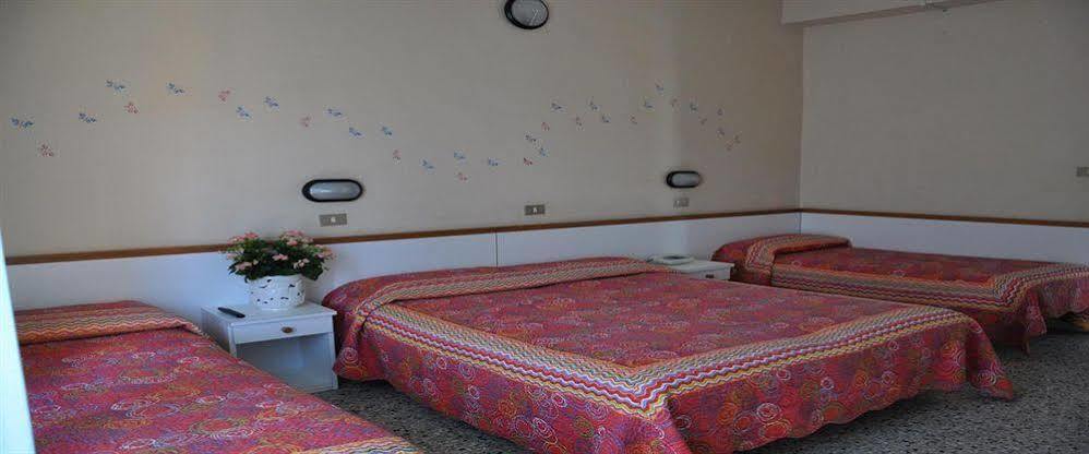 Hotel Mondial Rimini Ngoại thất bức ảnh